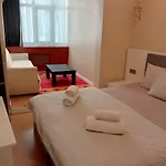 Karina Apart Hotel